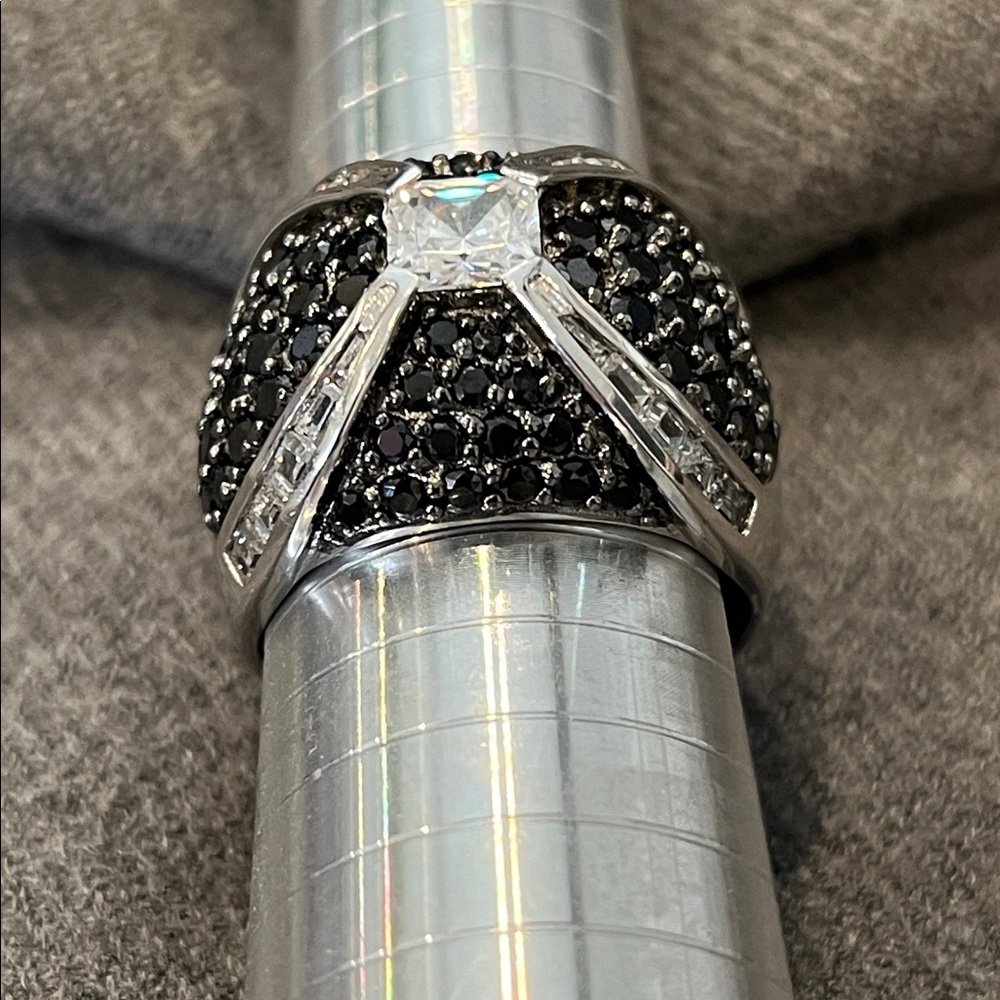 🌻3/$15 Silverplated CZ Studded Ring-10.75 - Picture 4 of 9